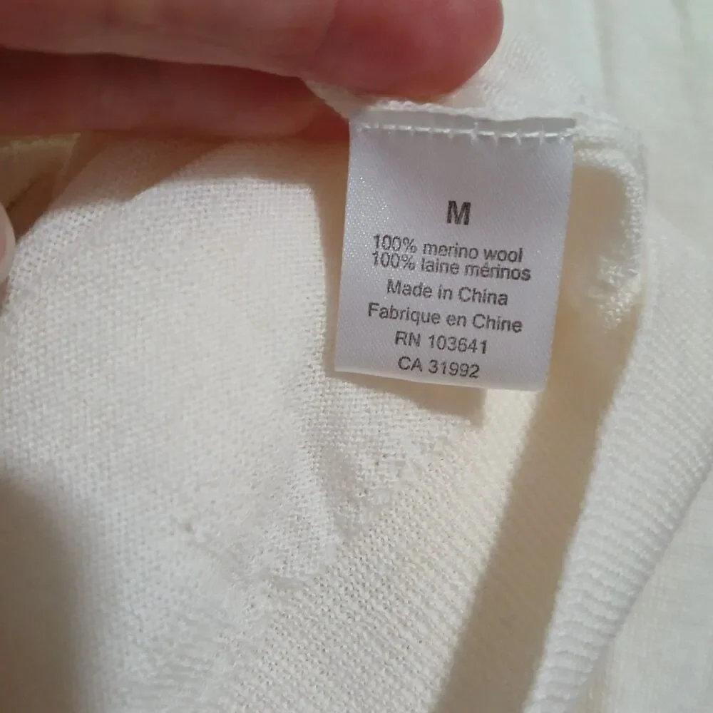 Kier & J Long Sleeve Pullover Knit Sweater 100% Wool Thin Delicate Classic Cream